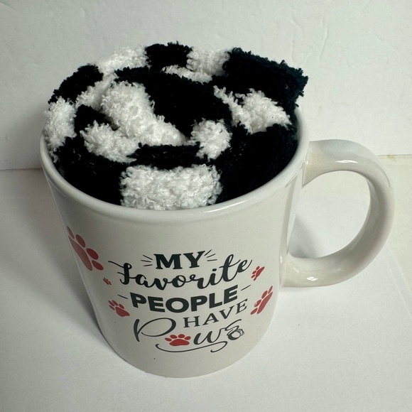 Pet mug and pair of fuzzy penguin socks. Adorable mug with paw prints & socks - Picture 6 of 7